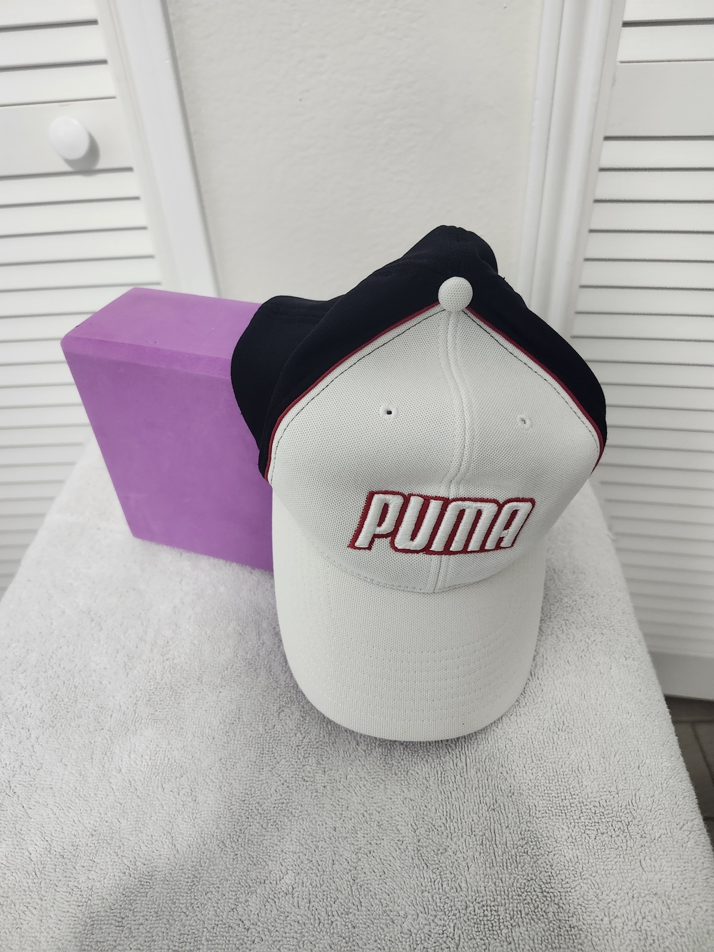 PUMA Men’s Two-Tone White and Black Baseball Cap